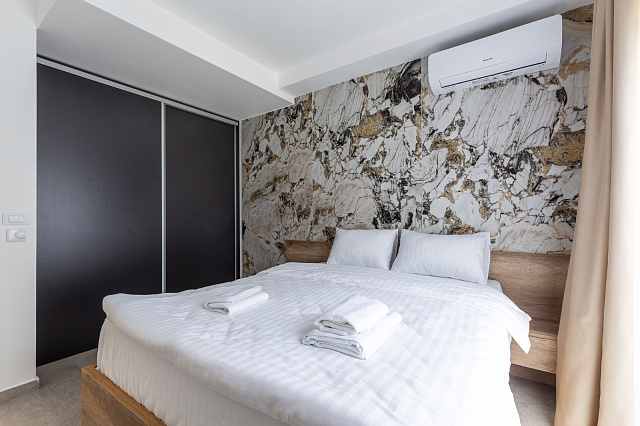 For sale: a spacious and luxuriously furnished three-bedroom apartment in the Sunny Side complex. — photo 18